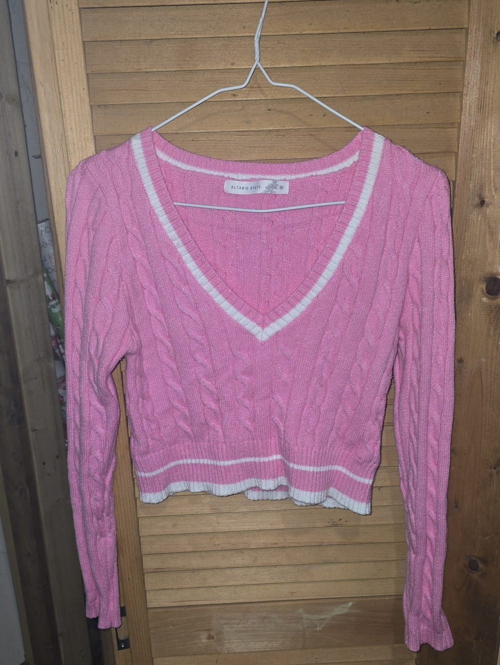 Altar'd State Pink Cable Cropped V-Neck Sweater with White Trim Size Medium